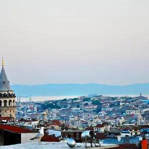 Elan Pera Hotel