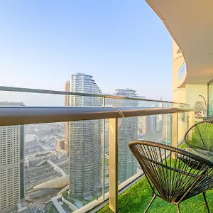 first-class-2br-with-full-dubai-skyline-sea-view-2.dubaihotelsoffers.com/