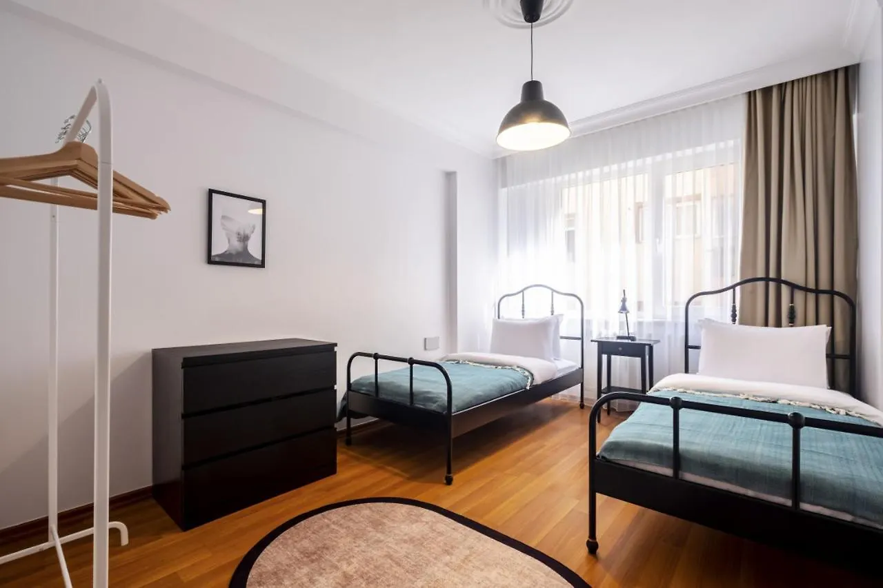 Centrally Located Sleek And Modern Flat In Sisli Istanbul Apartment